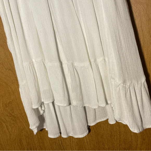 white sundress - Picture 5 of 7